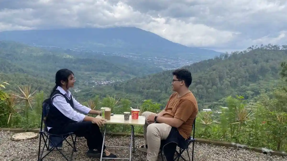 View panorama sunrise spot di Batu Sunrise Camp — lokasi terbaik untuk Makrab dan camping mahasiswa Bisnis Digital